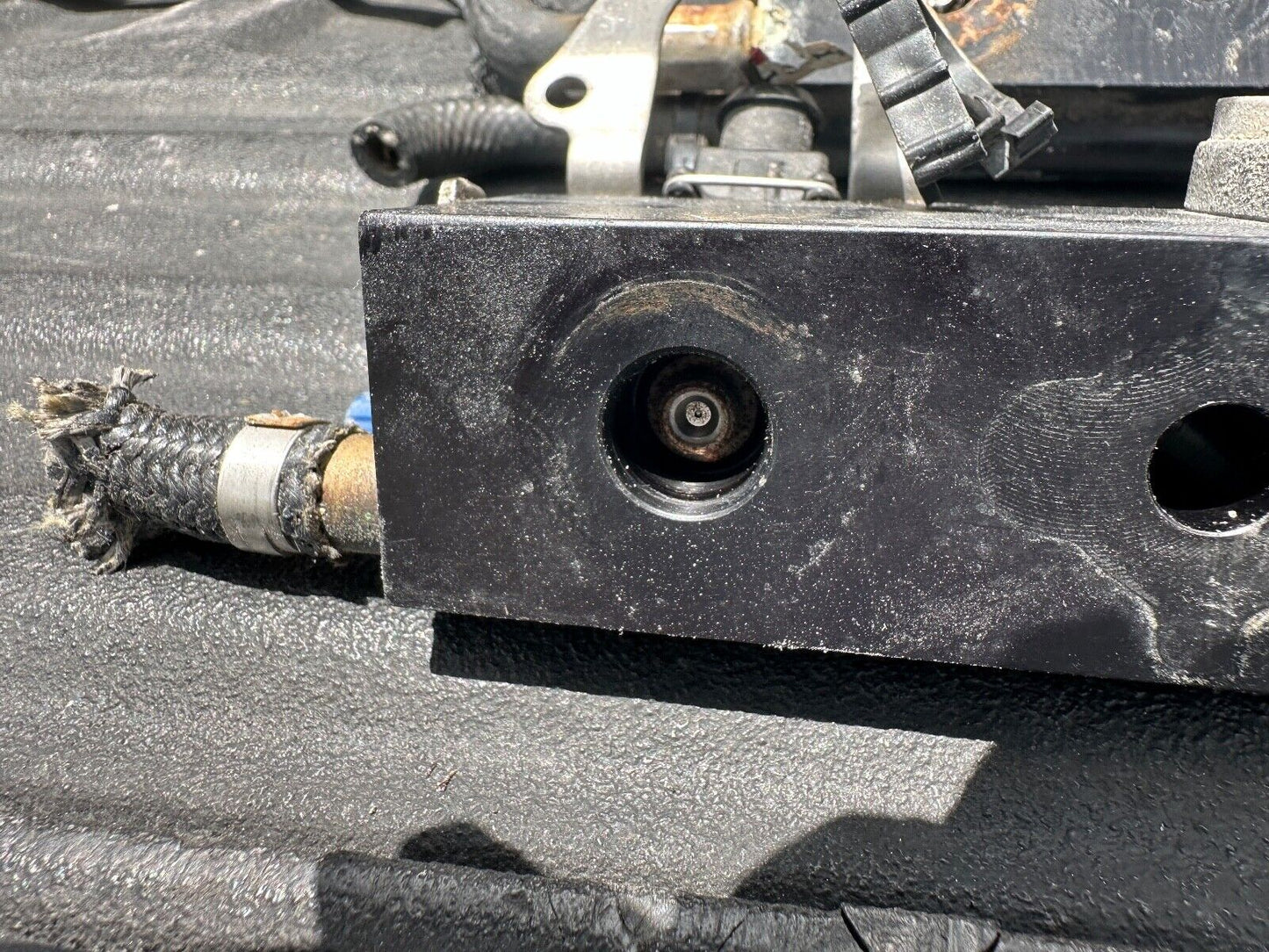 Mercury Optimax 225 HP 3.0 L Outboard Fuel Rail With Injectors 859520 884429 - 1 - Fishhawk MarineeBay Motors:Parts & Accessories:Boat Parts:Outboard Engines & Components:Other