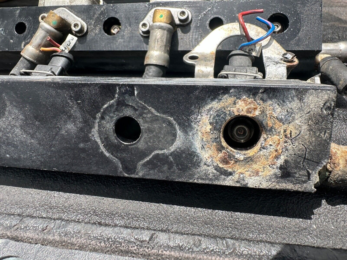 Mercury Optimax 225 HP 3.0 L Outboard Fuel Rail With Injectors 859520 884429 - 1 - Fishhawk MarineeBay Motors:Parts & Accessories:Boat Parts:Outboard Engines & Components:Other