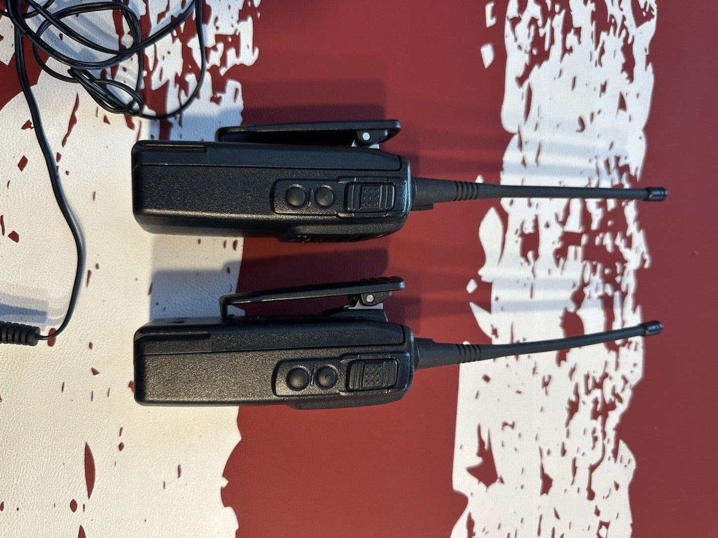 SET of Motorola VX - 261 Two Way Radio 16 Channel VX - 261 - G6 - 5 / Charger Included - Fishhawk MarineConsumer Electronics:Radio Communication:Walkie Talkies, Two - Way Radios