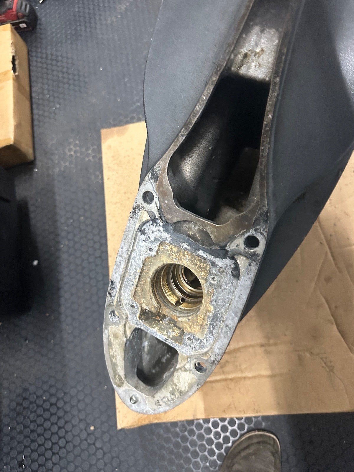 Mercury 450r Lower Unit Gearcase with swept skeg - Fishhawk MarineeBay Motors:Parts & Accessories:Boat Parts:Sterndrive Motors & Components:Other