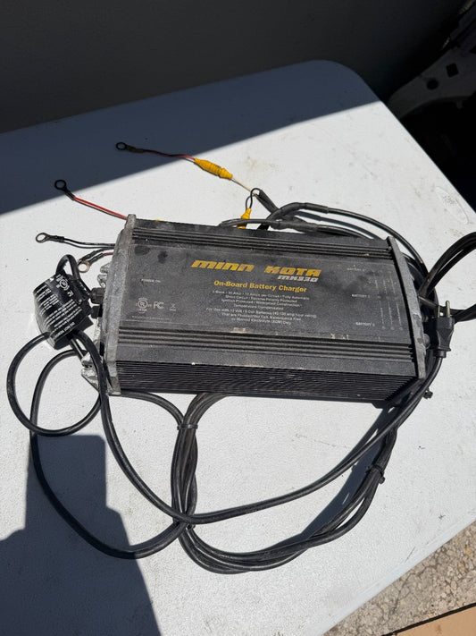 Minn Kota MK 330 Charger 3 Bank 10A MARINE ONBOARD CHARGER MAINTAINER - Fishhawk MarineConsumer Electronics:Multipurpose Batteries & Power:Battery Chargers