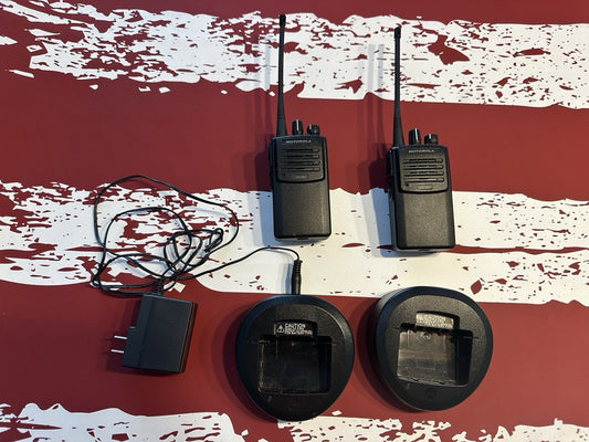 SET of Motorola VX - 261 Two Way Radio 16 Channel VX - 261 - G6 - 5 / Charger Included - Fishhawk MarineConsumer Electronics:Radio Communication:Walkie Talkies, Two - Way Radios